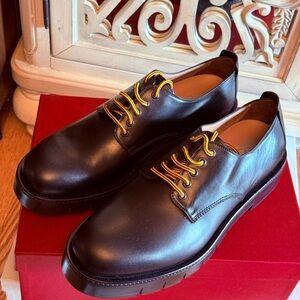 Salvatore Ferragamo Black Chunky Rudy Derbys，size 11.5
